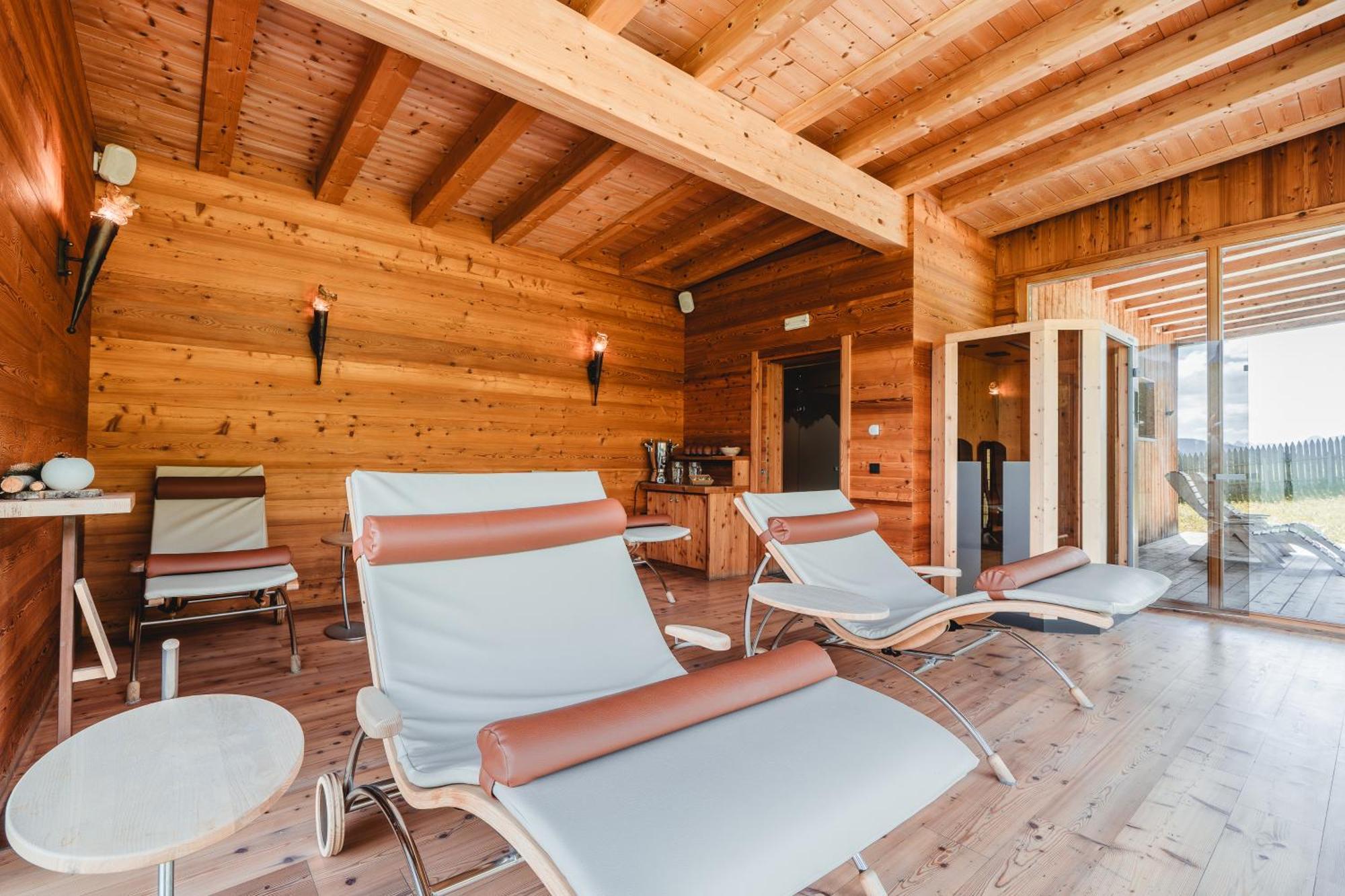 Hotel Kreuzberg Monte Croce 4* Sexten